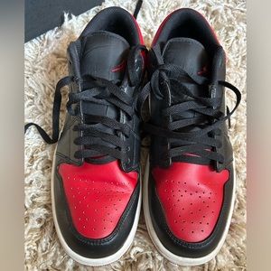 Used Air Jordan 1 lows 9.5 men’s
